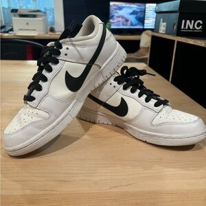 Nike Dunks Low Reverse Panda Size 8.5